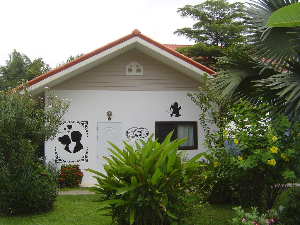 Mini-Golf **** & Resort Ubon Ratchathani Exterior photo